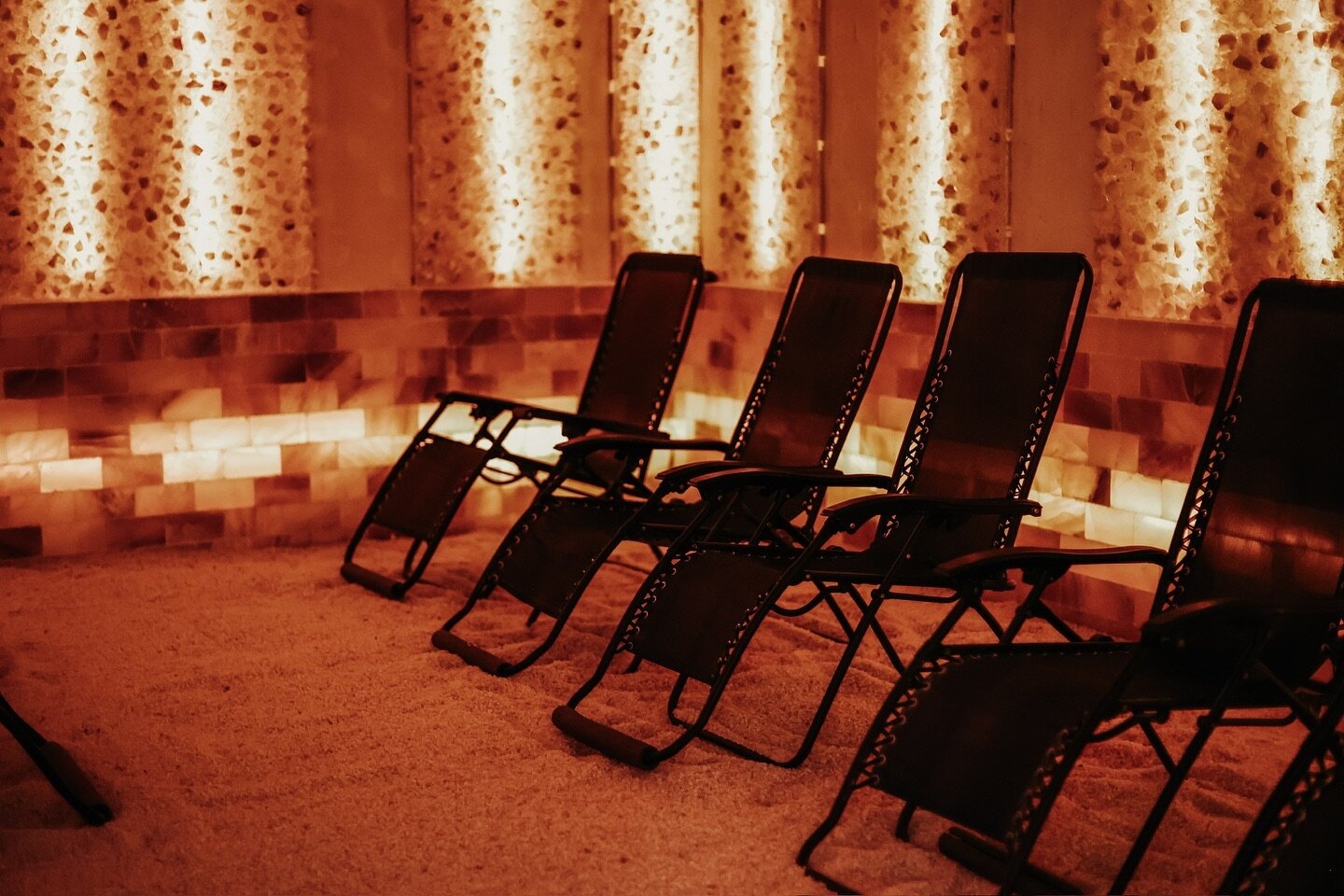 Book a Halotherapy session for only $24 on Mondays + Wednesdays &mdash; the perfect addition to your self-care routine for 2024 🤍 

What is Halotherapy?
✨ Halotherapy, also known as salt therapy, is a man-made salt room that uses a generator recreat